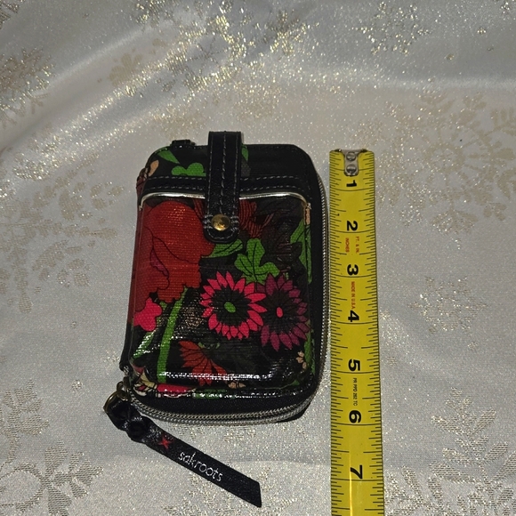 Sakroots Ella Smartphone Sling - Picture 4 of 6